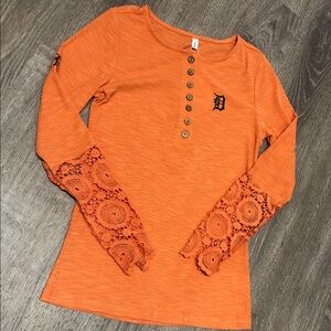 Detroit Tigers Women's Orange Lace-Sleeve Henley Top Boutique